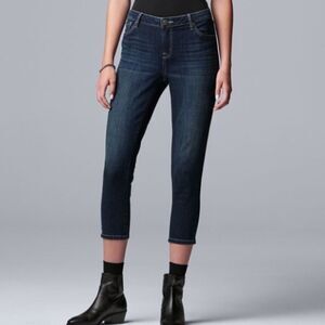 Simply Vera Wang Mid Rise Capri Jeans Slimming Stretch Denim Pants NWT Womens 12